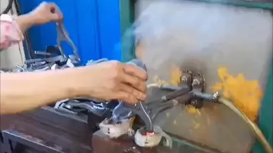 Forquilha de peças sobressalentes de forjamento de molde de aço carbono OEM para trator